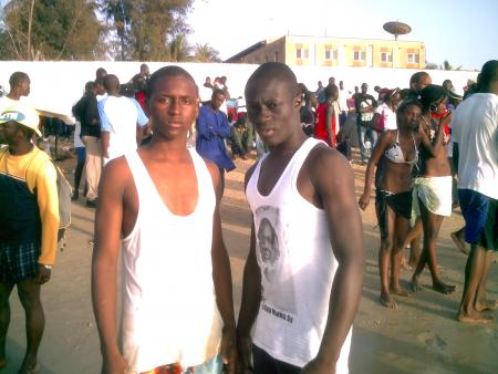moi et 1 ami pape malick a la plage 11 mai